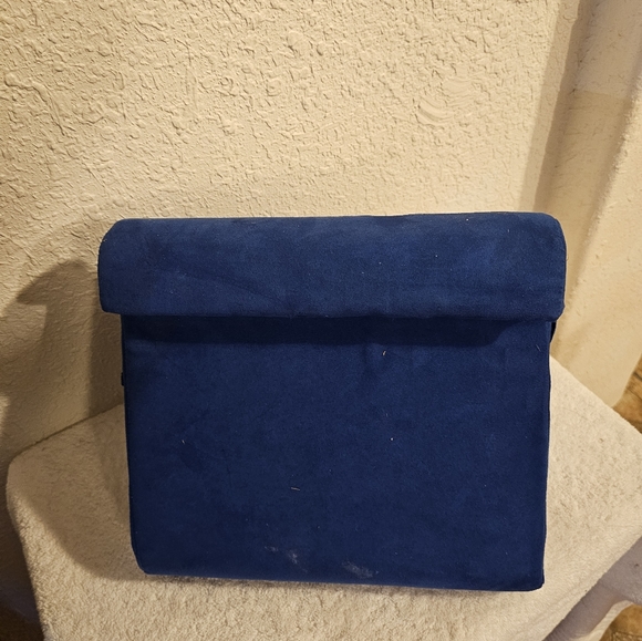 Blue Flippy Soft For Ipad/tablet/ Laptop/ Books/ Magazines - Picture 1 of 3